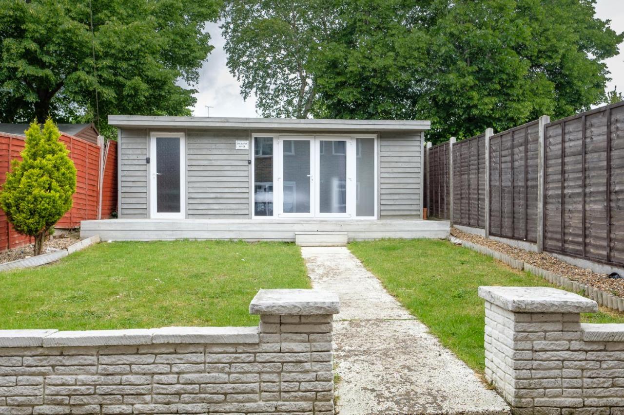 Dickens Suite- Cozy Suite 15Min Close To Gatwick Crawley  Exterior photo